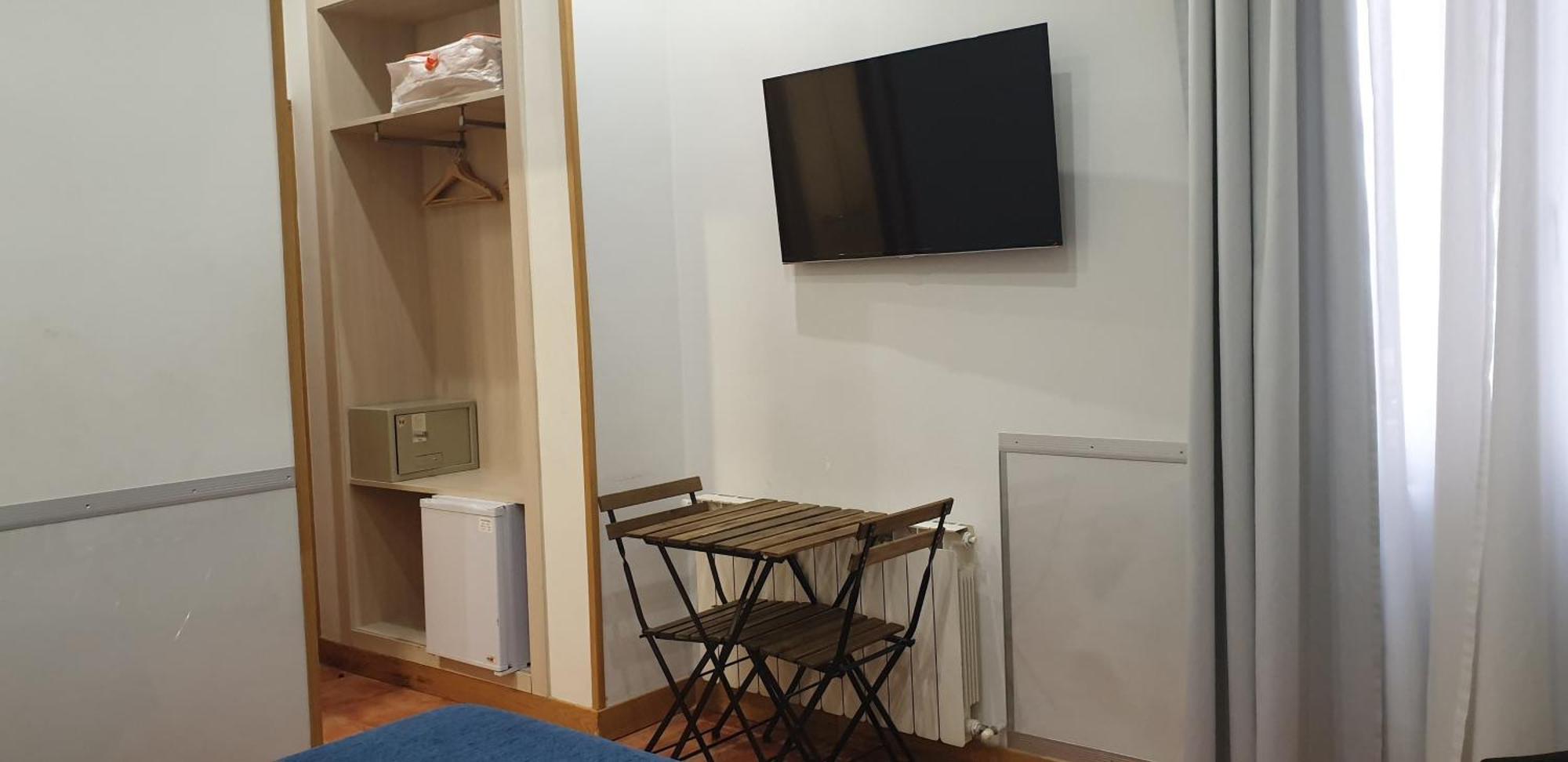 Hostal Las Fuentes (Adults Only) Madrid Esterno foto