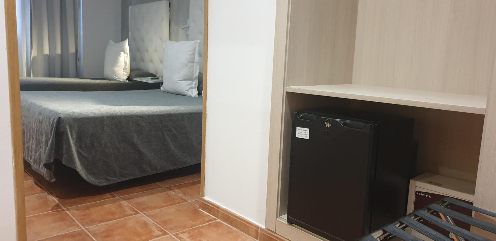 Hostal Las Fuentes (Adults Only) Madrid Esterno foto